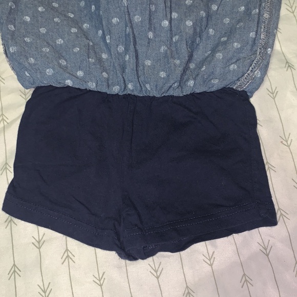 this is a skirt! it has a stretchy waist band! - Picture 2 of 4